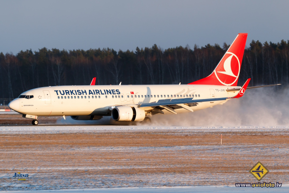 Boeing 737-8F2