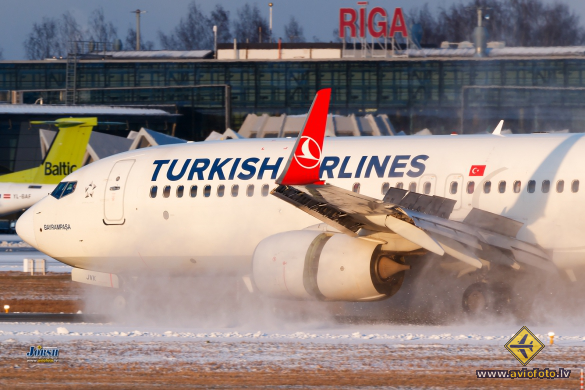 Boeing 737-8F2
