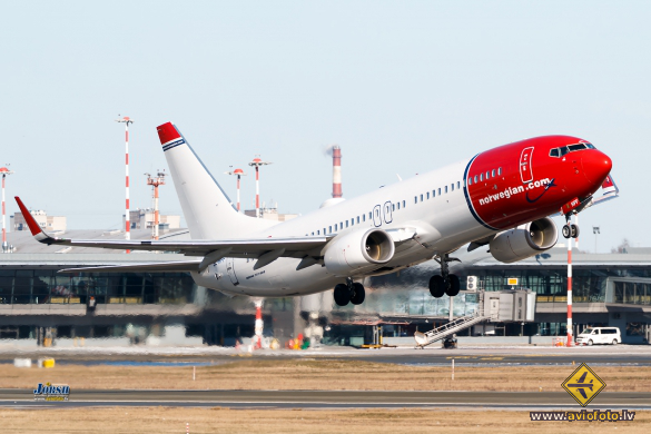 Boeing 737-8JP