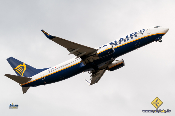 Boeing 737-8AS