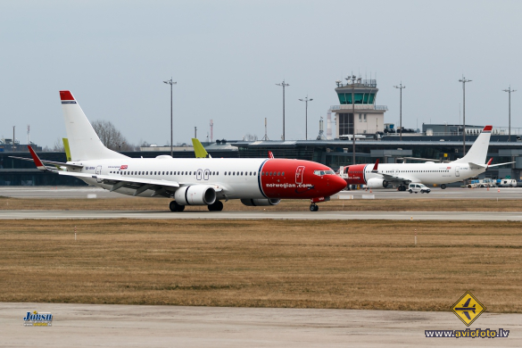 Boeing 737-8JP