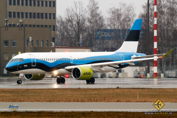 Airbus A220-300