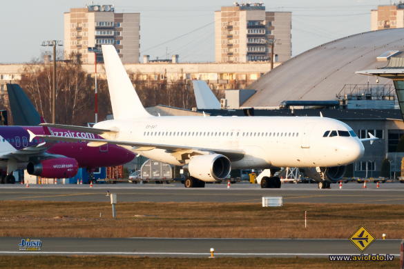 Airbus A320-214