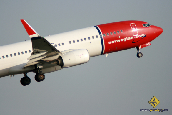 Boeing 737-8JP
