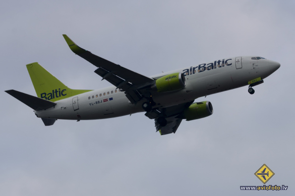 Boeing 737-36Q