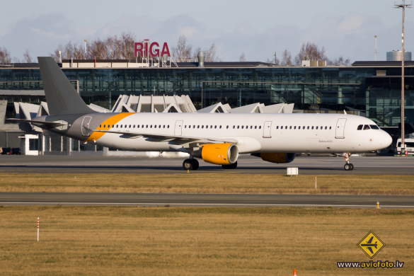 Airbus A321-211