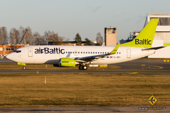 Boeing 737-36Q