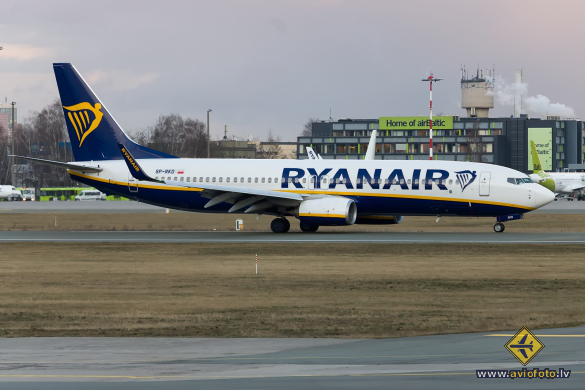 Boeing 737-8AS
