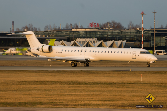 Bombardier CRJ-900LR (CL-600-2D24)