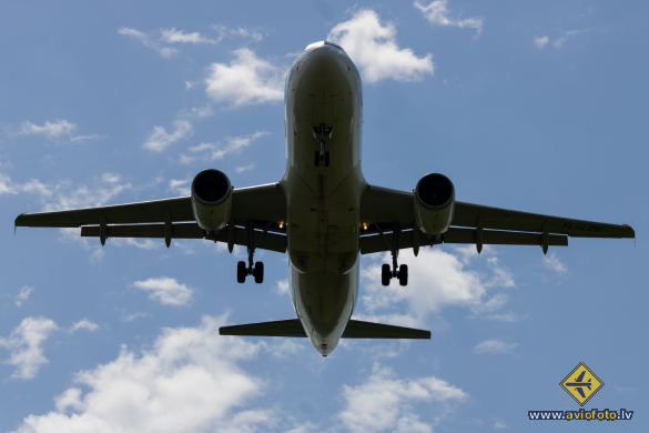Airbus A320-214