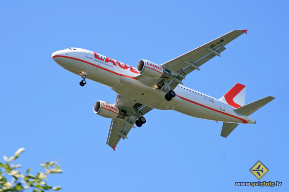 Airbus A320-214