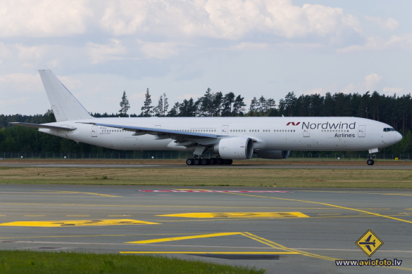 Boeing 777-35E/ER