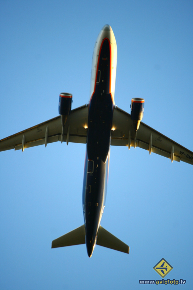 Airbus A320-214
