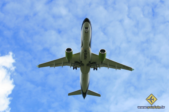 Airbus A220-300