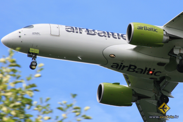 Airbus A220-300