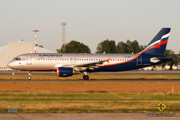 Airbus A320-214