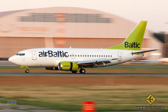 Boeing 737-53S