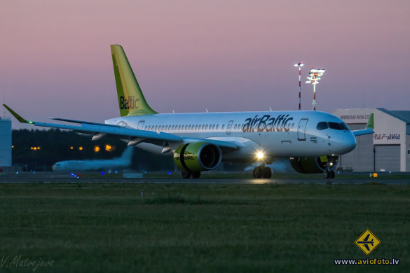 Bombardier CSeries CS300 (BD-500-1A11)