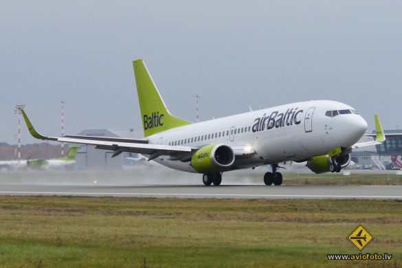 Boeing 737-36Q
