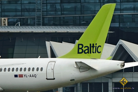 Airbus A220-300