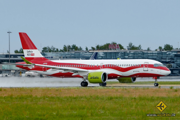 Airbus A220-300