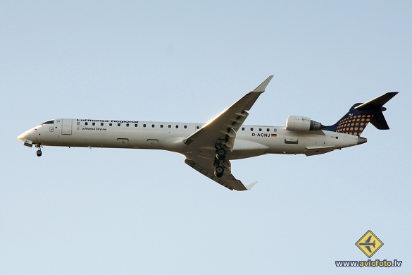 Bombardier CRJ-900ER (CL-600-2D24)