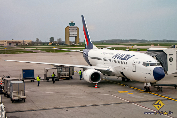 Boeing 737-7Q8
