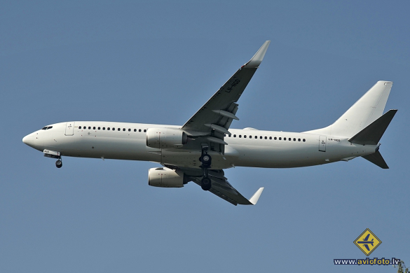 Boeing 737-8JP