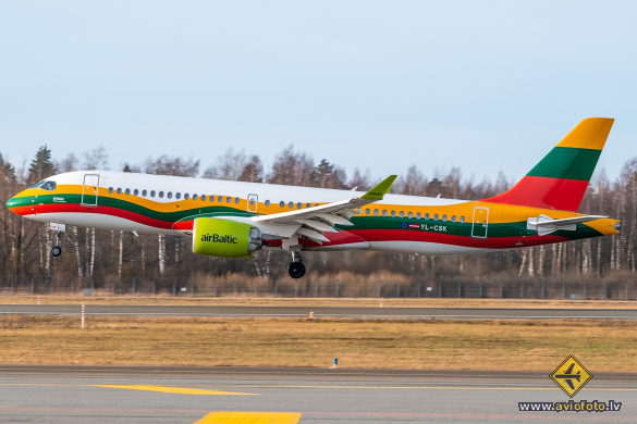 Airbus A220-300