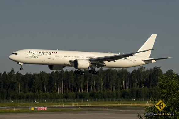 Boeing 777-35E/ER