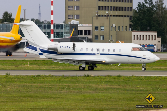 Bombardier Challenger 605 (CL-600-2B16)