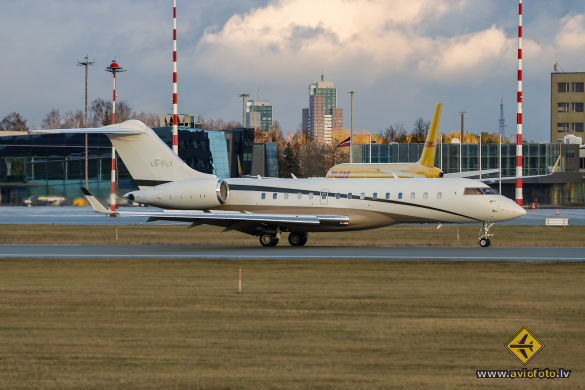 Bombardier Global Express XRS (BD-700-1A10)