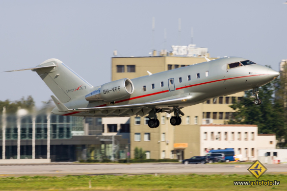 Bombardier Challenger 605 (CL-600-2B16)
