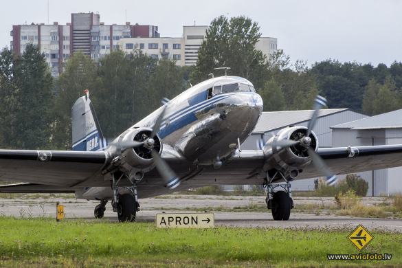 Douglas C-53C Skytrooper (DC-3A)