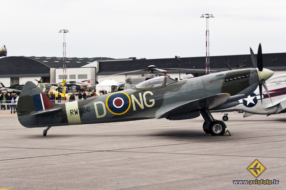 Supermarine 361 Spitfire LF16E