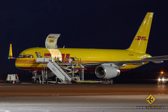 Boeing 757-223(PCF)