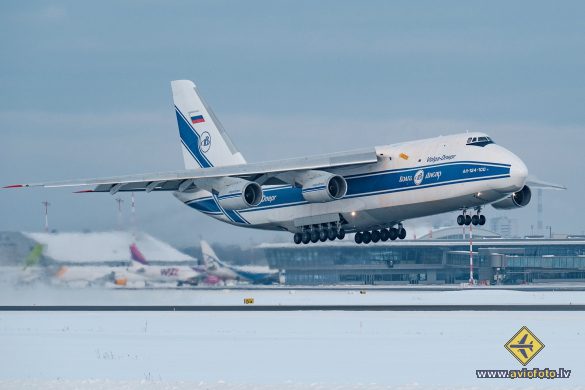 Antonov An-124-100 Ruslan