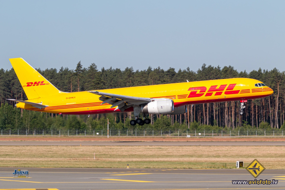 Boeing 757-28A(PCF)