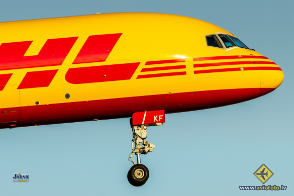 Boeing 757-236(SF)