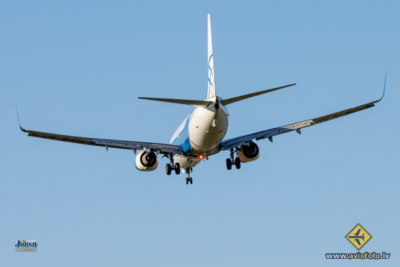 Boeing 737-86N(BCF)