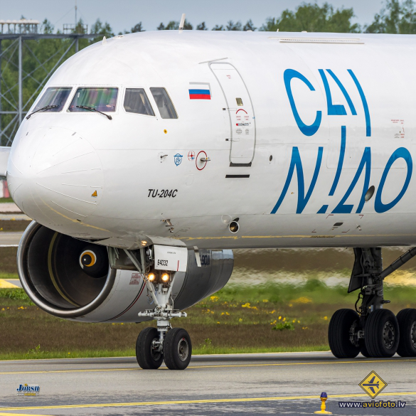 Tupolev Tu-204-100S (Tu-204C)