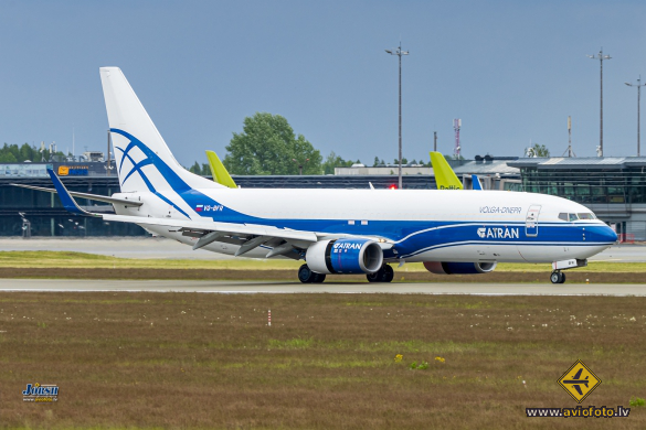Boeing 737-8AS(BCF)
