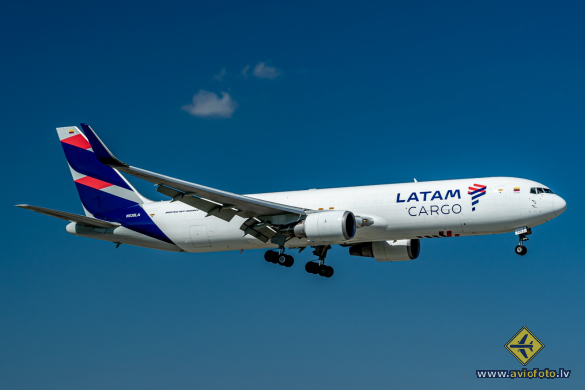 Boeing 767-316/ER(BCF)