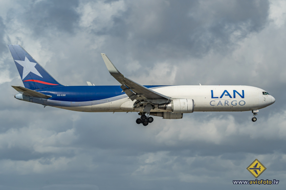 Boeing 767-316F