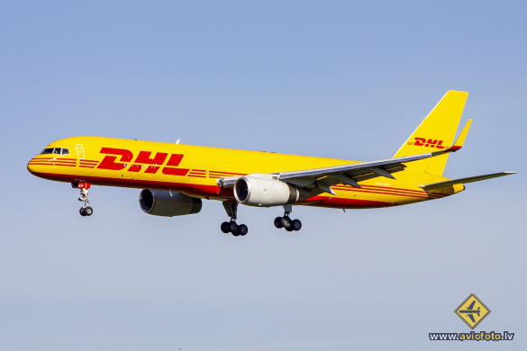 Boeing 757-223(PCF)