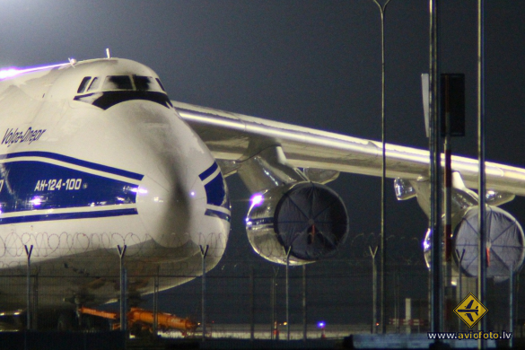 Antonov An-124-100 Ruslan