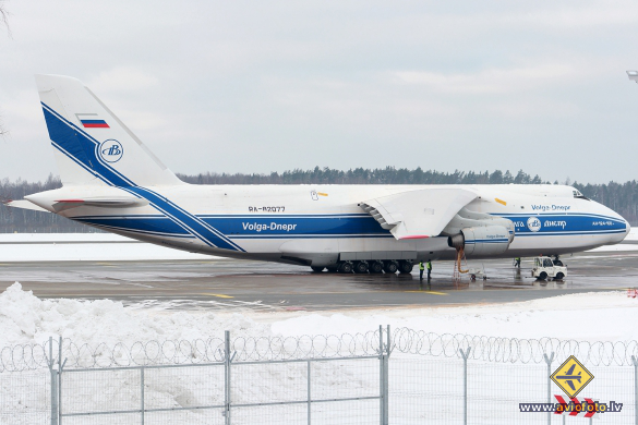 Antonov An-124-100 Ruslan