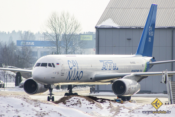 Tupolev Tu-204-100S (Tu-204C)