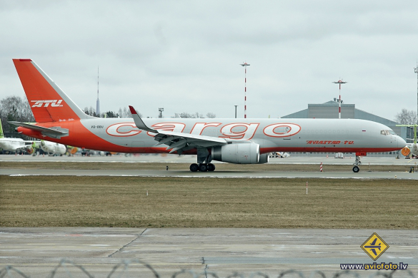 Boeing 757-223(PCF)