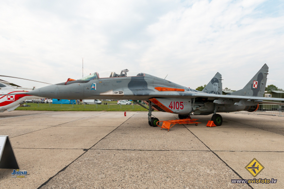 Mikoyan-Gurevich MiG-29UB (9-51)